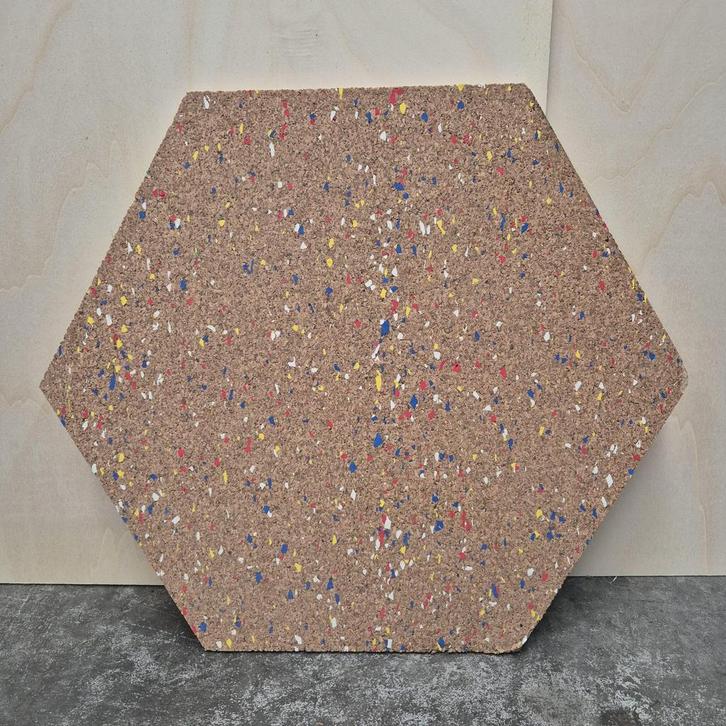 OUTLET - Prikbord Multicolor - Zeshoek 60 cm, Huis en Inrichting, Woonaccessoires | Memoborden, Ophalen of Verzenden