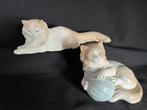 Nao by Lladró - Beeldje - Liggende kat en kat met bol wol