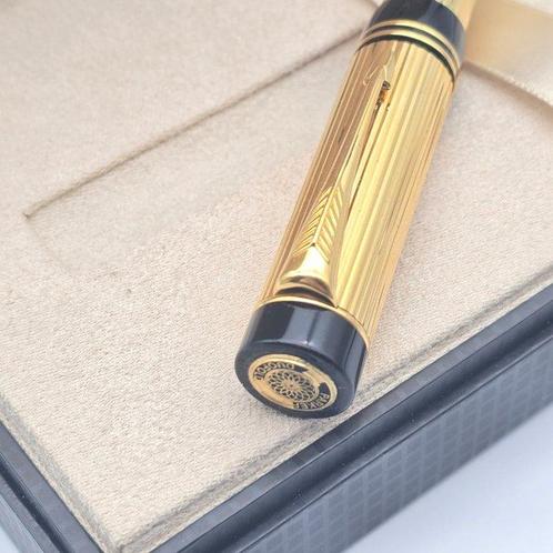 Parker - Pluma Estilografica Parker Duofold Centenial godron, Verzamelen, Pennenverzamelingen