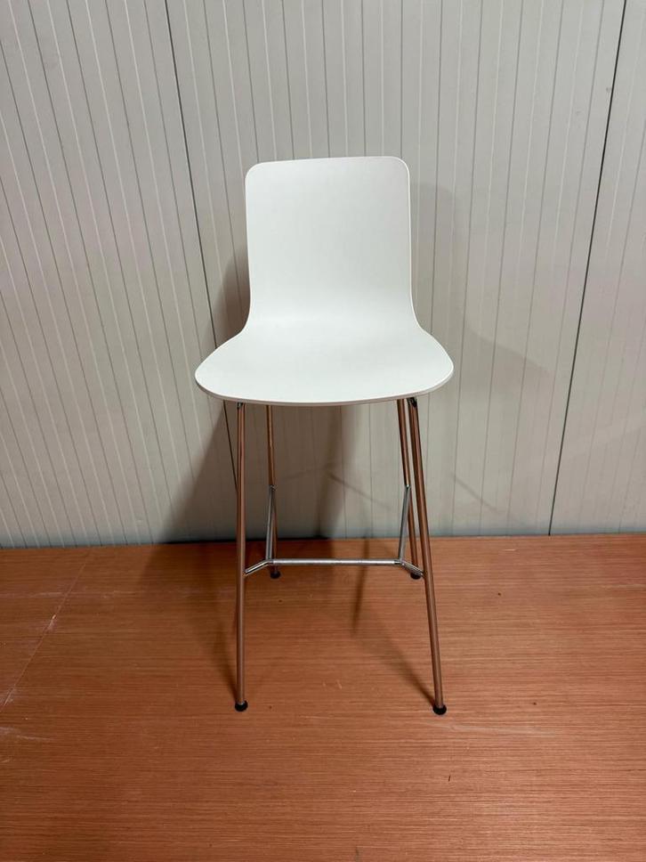 50x VitraHal Stool High Barkruk - Kleur Wit, Huis en Inrichting, Barkrukken, Zo goed als nieuw, Kunststof, Metaal, 60 tot 90 cm