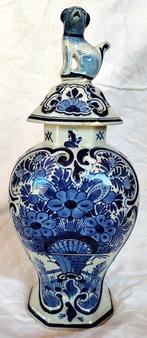 De Porceleyne Fles, Delft - dekselvaas (2) - Aardewerk - De