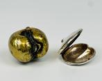 sculptuur, Erotisch vruchtstel - Appel en oester - 20e eeuw, Antiek en Kunst