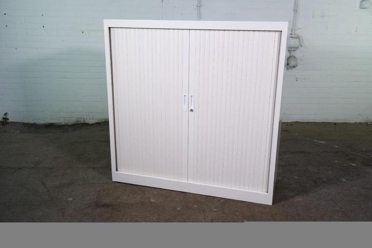 Roldeurkast | Jong gebruikt | Wit | 2 legborden | MK291, Huis en Inrichting, Kasten | Roldeurkasten en Archiefkasten, Gebruikt