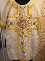 Chasuble romaine - Broderie, orfroi, gallon, damast wit -