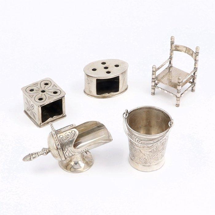 O.a. B. Drost, H. Looren de Jong - Stoof, Emmer, Stoel en, Antiek en Kunst, Antiek | Goud en Zilver