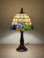 Tiffany tafellamp Studio style Softly, I Bring Flowers -