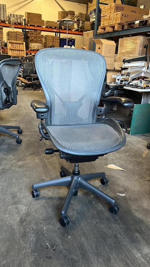 Herman Miller Aeron (Maat C), 1 stuk op voorraad, Huis en Inrichting, Bureaustoelen, Bureaustoel, Zwart, Zo goed als nieuw, Ergonomisch