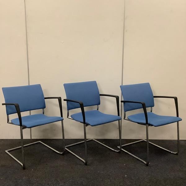 Complete set van 3 stuks  vergaderstoelen Casala Feniks,, Huis en Inrichting, Stoelen, Drie, Zwart, Gebruikt, Stof, Ophalen of Verzenden