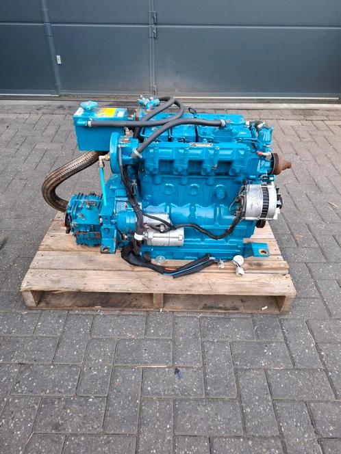 Lister 40pk LPW4 scheepsmotor met keerkoppeling (kielkoelin, Watersport en Boten, Bootonderdelen, Motor en Techniek, Nieuw, Zeilboot of Motorboot
