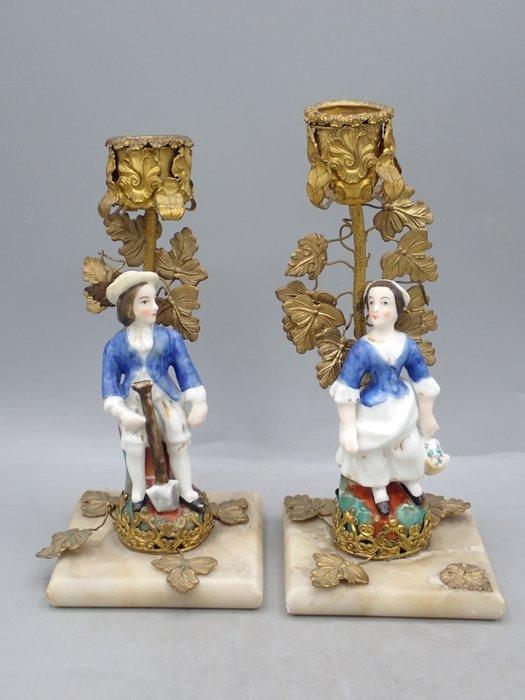 Vieux Bruxelles - Kaarsenhouder Man en vrouw (2) - Porselein, Antiek en Kunst, Antiek | Glas en Kristal