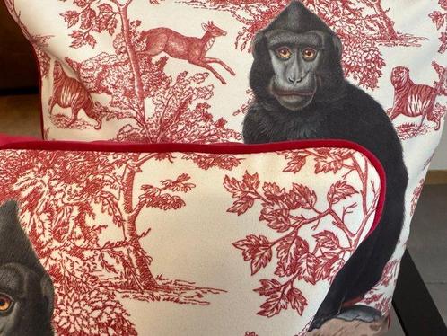 Set van Velvet Kussens met Aap op Toile de Jouy – Exotisme, Antiek en Kunst, Curiosa en Brocante