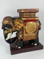 Standaard - Glas-in-lood, Hout - Een grote olifant die staat, Antiek en Kunst