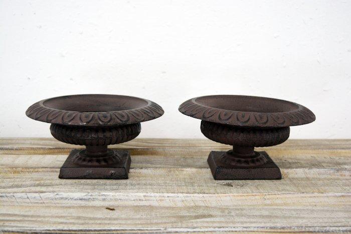 Bloempot (2) - Gietijzer, Antiek en Kunst, Curiosa en Brocante