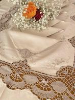 Tafelkleed - 245 cm - 160 cm - Tafelkleed met borduursel, Antiek en Kunst, Antiek | Kleden en Textiel