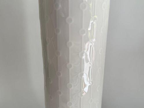 Heinrich H&G Bavaria - Vaas - 31 cm reliëf wit rond -, Antiek en Kunst, Antiek | Glas en Kristal