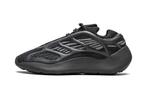 Adidas Yeezy 700 V3 Dark Glow - Maat 46 EU, Ophalen of Verzenden, Nieuw, Yeezy