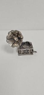Figuur - Miniaturowy gramofon - .800 zilver