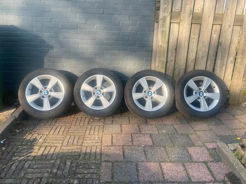 BMW 1 serie f20 e87 e81 f22 16 inch met nieuwe all season, Auto-onderdelen, Banden en Velgen, 16 inch, All Season, Personenwagen