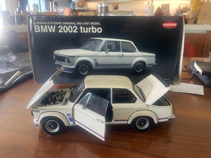 Kyosho 1:18 - Modelauto - BMW 2002 turbo, Hobby en Vrije tijd, Modelauto's | 1:5 tot 1:12