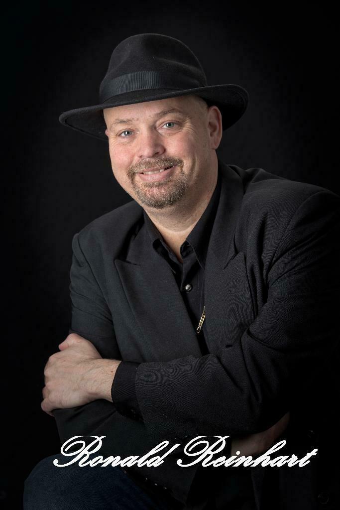 Feest- carnaval -zanger -  Hazes imitator  €195, Diensten en Vakmensen, Muzikanten, Artiesten en Dj's, Band, Dj, Orkest, Solo-artiest