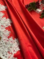 Verfijnd luxe tafelkleed in zacht rood fluweel met