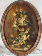Continental school (XX) - Still life of flowers in an urn, Antiek en Kunst