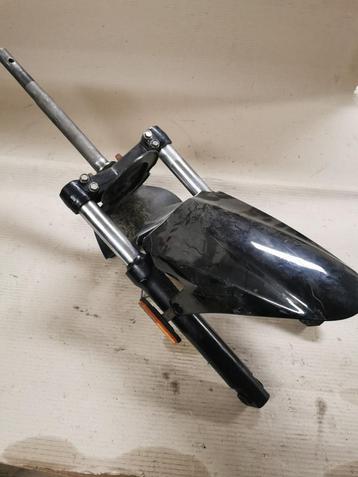Kymco Super8 / Voorvork / Spatbord beschadigd beschikbaar voor biedingen