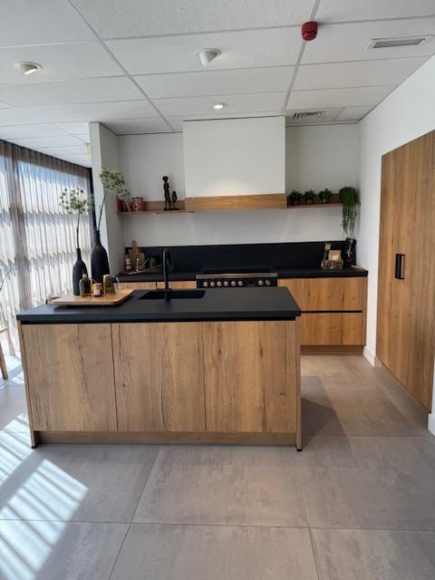 Stoere keukens!, Huis en Inrichting, Keuken | Complete keukens, Overige materialen, Greeploos, Met kookeiland, Overige kleuren