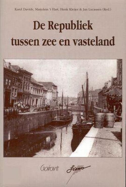 De Republiek tussen zee en vasteland 9789053503447 Davids, Boeken, Overige Boeken, Gelezen, Verzenden