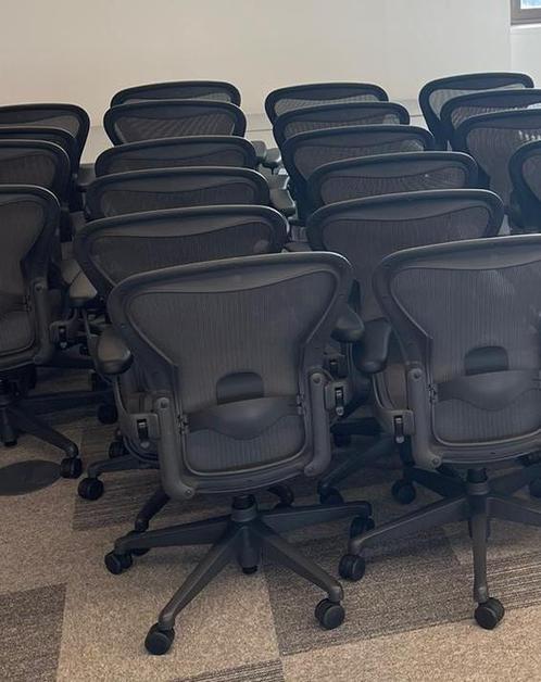 Herman Miller Aeron Remastered Bureaustoelen (Maat B), Huis en Inrichting, Bureaustoelen, Bureaustoel, Zwart, Zo goed als nieuw