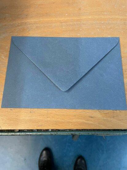 Envelop 12 x 18 cm JEANS, Hobby en Vrije tijd, Kaarten | Zelf maken, Verzenden