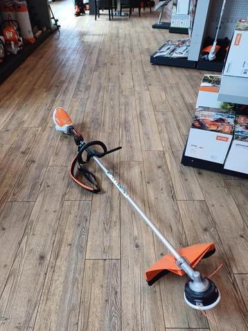 STIHL FSA130R accu bosmaaier ( showroommodel aanbieding ) beschikbaar voor biedingen
