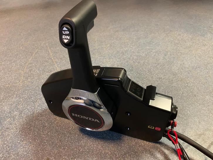 Honda afstandsbediening/zij schakelkast met trim en trolling, Watersport en Boten, Bootonderdelen, Motor en Techniek, Nieuw, Zeilboot of Motorboot