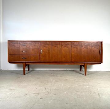 Violetta Sideboard in Scandinavische stijl beschikbaar voor biedingen