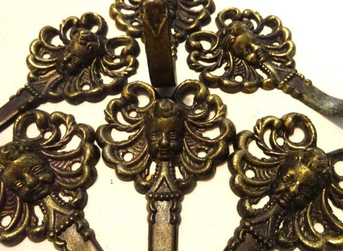 Set kapstokhaken (7) - 7 Art Nouveau Kapstokhaken met, Antiek en Kunst, Curiosa en Brocante