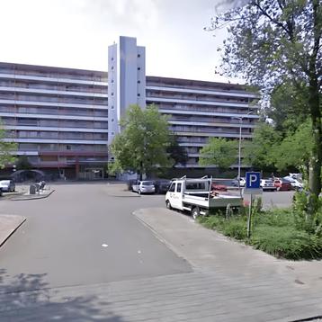 Ruim appartement met 3 slaapkamers en lange huurperiode beschikbaar voor biedingen