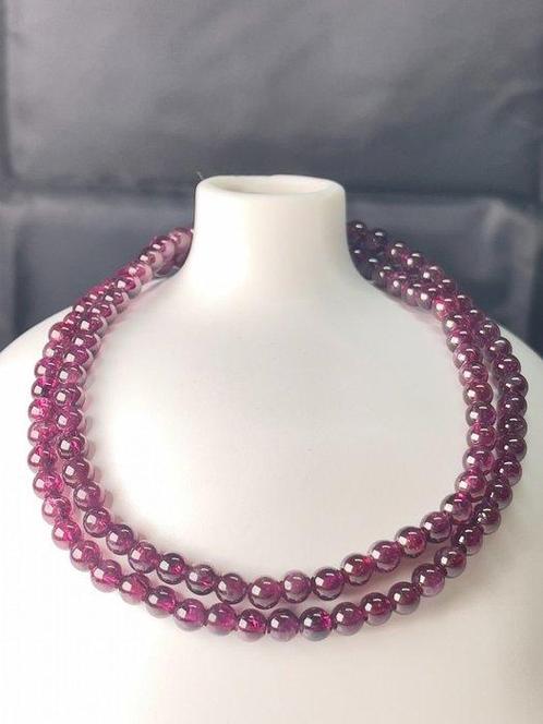 Prachtige rode granaat ketting/sieraad- 32 g - (1), Verzamelen, Mineralen en Fossielen