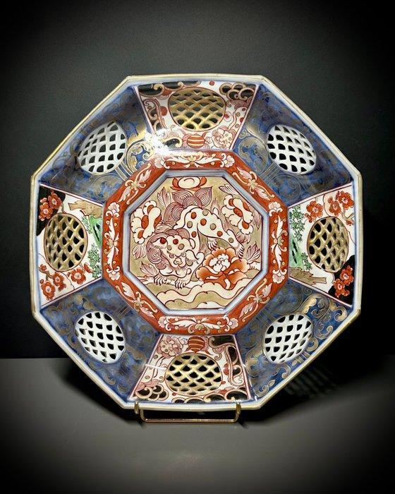 Een zeldzame Japanse Imari-geperforeerde octagonale, Antiek en Kunst, Antiek | Overige Antiek
