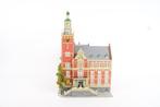 Kibri H0 - 38381 - Modeltreingebouwen (1) - Stadhuis Leer, Hobby en Vrije tijd, Modeltreinen | H0, Nieuw
