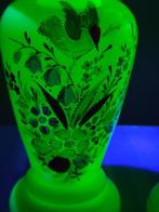 Vaas - Opaline uranium - Set art-decostelten, Antiek en Kunst