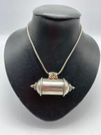 Mantraamulet met koraal- en turkooisstenen - Zilver - India