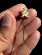 Curieus en historisch metalen militaire speld,