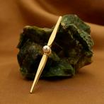 Vintage gouden broche met cultivé parel (smalle broche), Sieraden, Tassen en Uiterlijk, Broches, Gebruikt, Overige kleuren, Ophalen of Verzenden