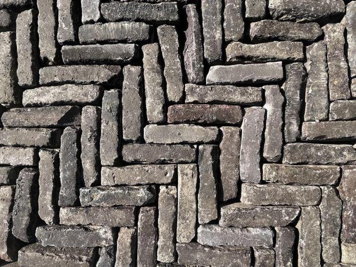 Oude gebakken waalformaten bruin paars (op pallets), Tuin en Terras, Tegels en Klinkers, Keramiek, Ophalen of Verzenden