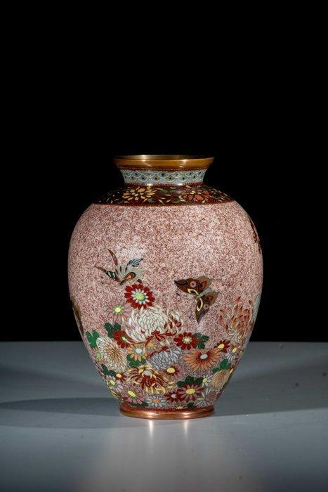 Vaas - Emaille, Een zilveren draad cloisonné vaas met, Antiek en Kunst, Antiek | Overige Antiek