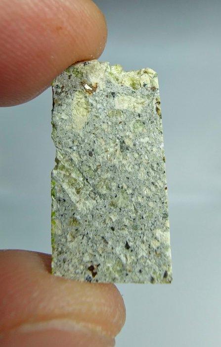 Dunite. Ain Ben Tili 004. Ungrouped Achondrite - 2.04 g -, Verzamelen, Mineralen en Fossielen