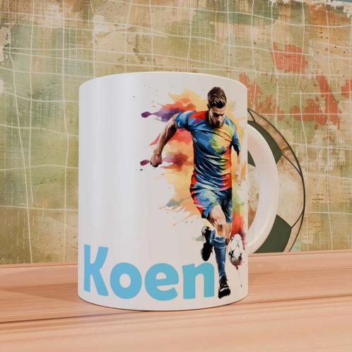 Voetbal beker met eigen naam, Huis en Inrichting, Keuken | Servies, Overige stijlen, Nieuw, Keramiek, Kop(pen) en/of Schotel(s)