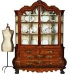 Dubbelgebogen Porcelein kabinet  in notenwortel met citroenh, Antiek en Kunst, Antiek | Meubels | Kasten, Ophalen of Verzenden