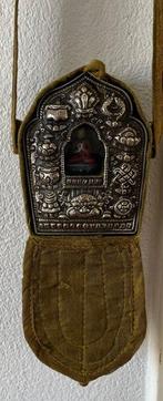 Gau amulet doos - Zilver en zijde - Tibet - tweede helft 20e, Antiek en Kunst, Kunst | Niet-Westerse kunst
