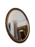 Ovaler Wandspiegel – reich verzierter Barockstil-Rahmen –